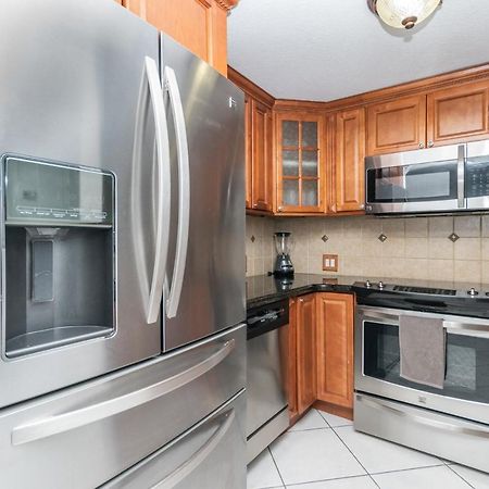 Beautiful 2/2.5 Condo W/Free Parking Fast Wifi Miami Extérieur photo