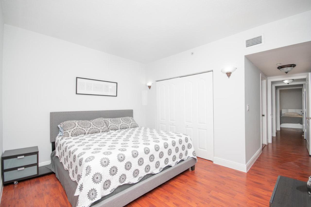 Beautiful 2/2.5 Condo W/Free Parking Fast Wifi Miami Extérieur photo