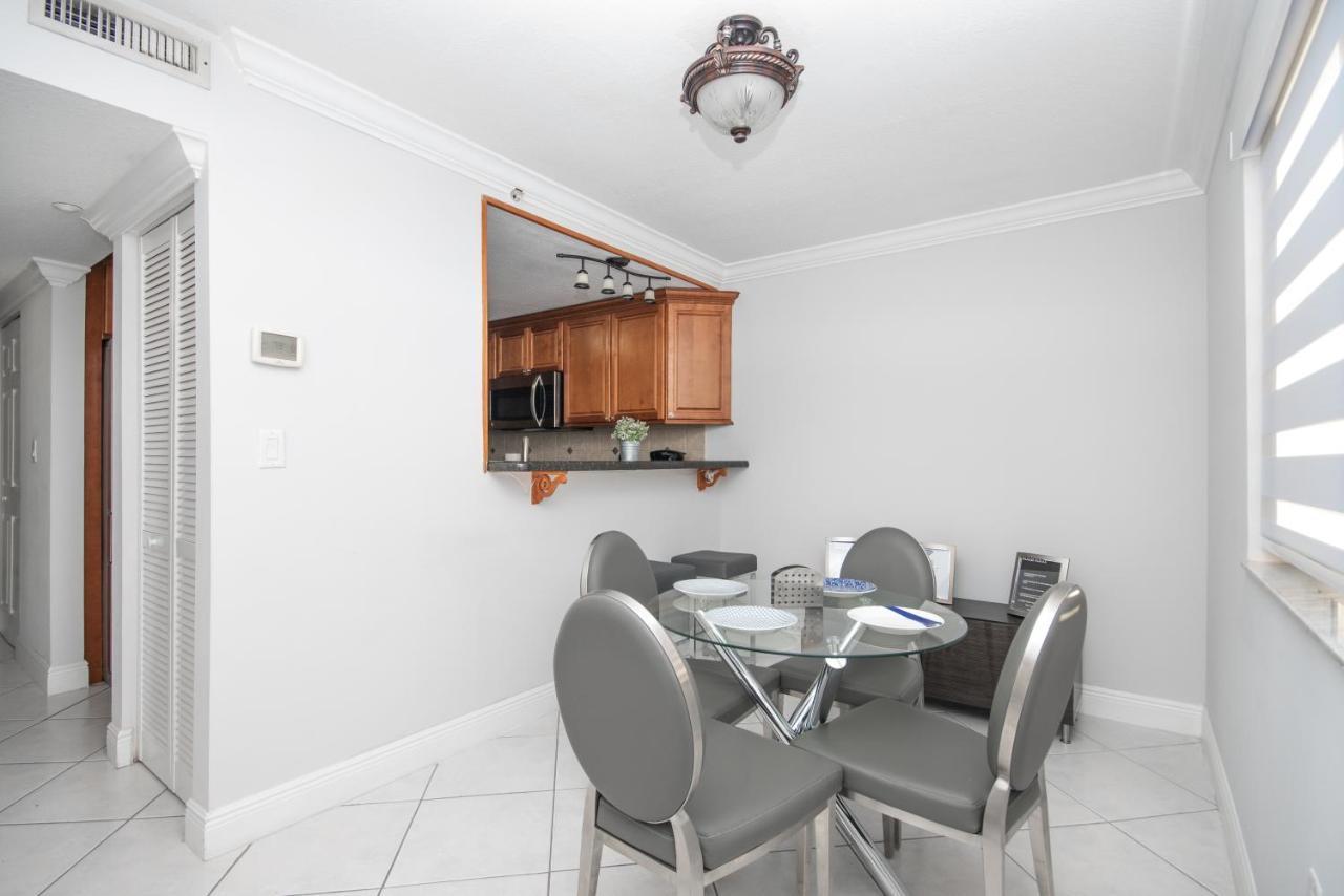 Beautiful 2/2.5 Condo W/Free Parking Fast Wifi Miami Extérieur photo