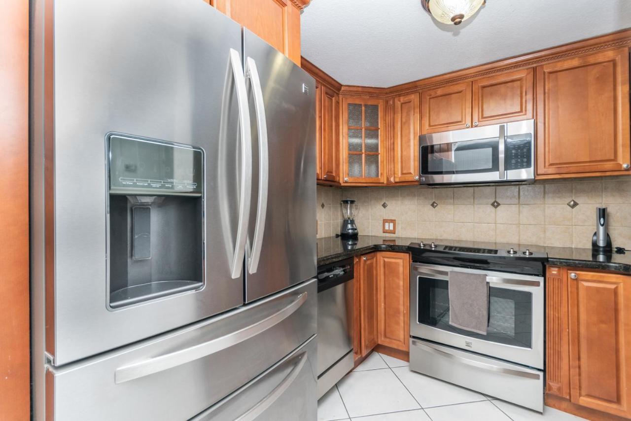 Beautiful 2/2.5 Condo W/Free Parking Fast Wifi Miami Extérieur photo
